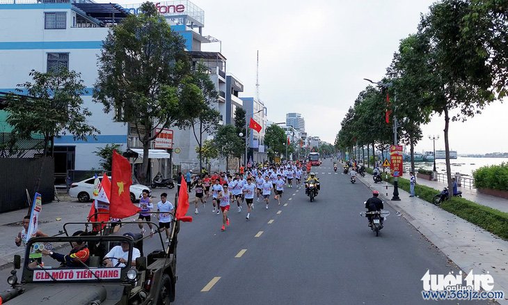 200 người không đăng ký tham gia nhưng vẫn chạy đồng hành cùng 650 vận động viên - Ảnh 4.